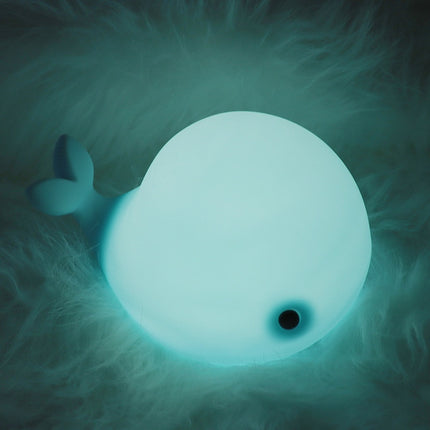 Sød hval natlampe i silikone til baby