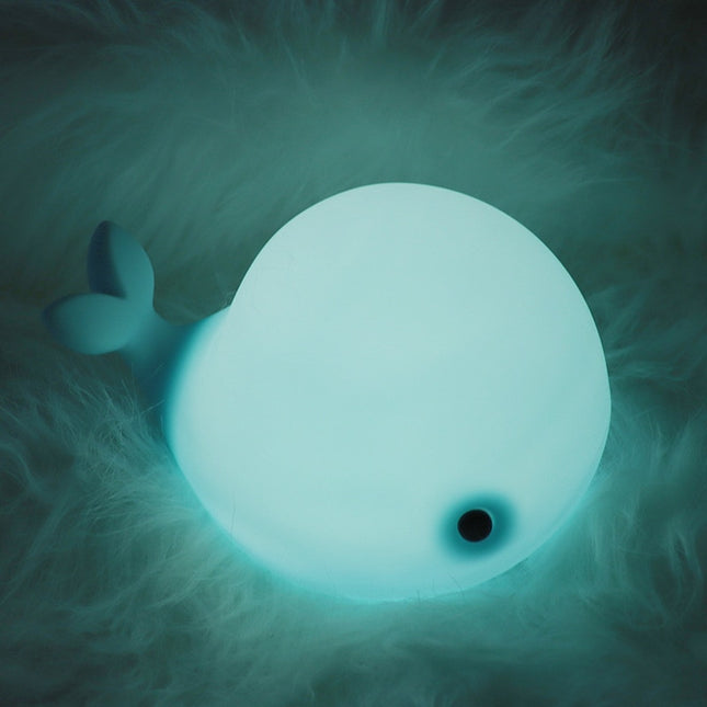 Sød hval natlampe i silikone til baby