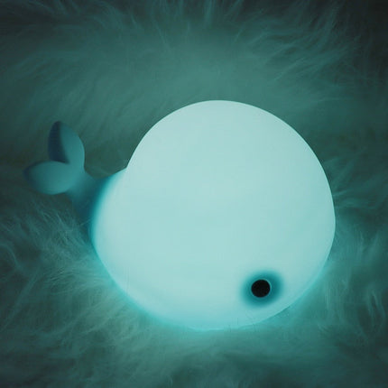 Sød hval natlampe i silikone til baby
