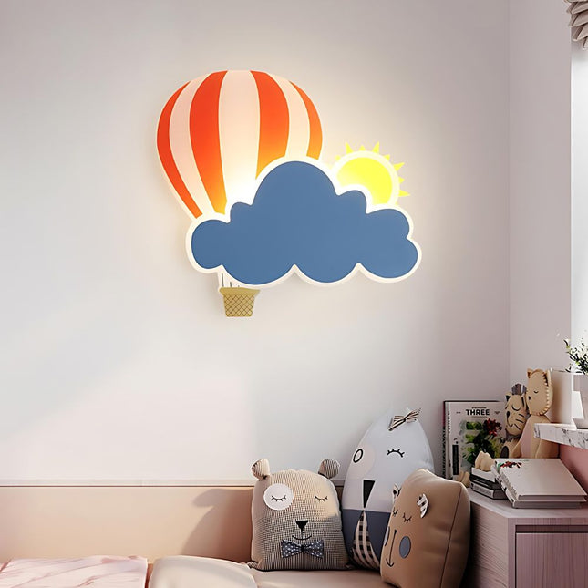 Børnevæglampe med luftballon og sky