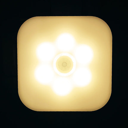 LED natlampe til stikkontakt med sensor