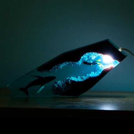 Unik hval lampe i epoxyharpiks