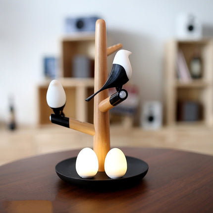 LED-bordlampe med fugle på et træ
