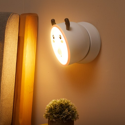 LED touch-natlampe med hjortemotiv