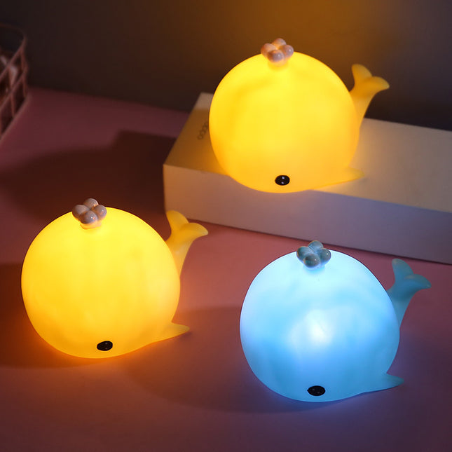 Lille natlampe formet som en hval