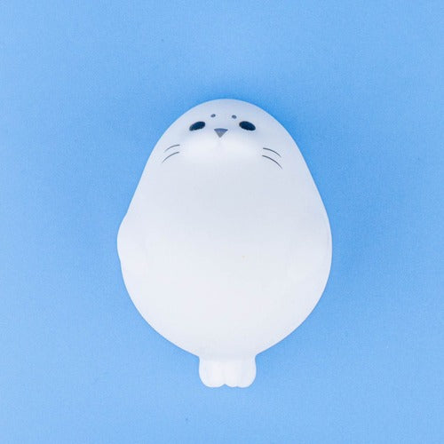 Bærbar lille natlampe formet som sæl