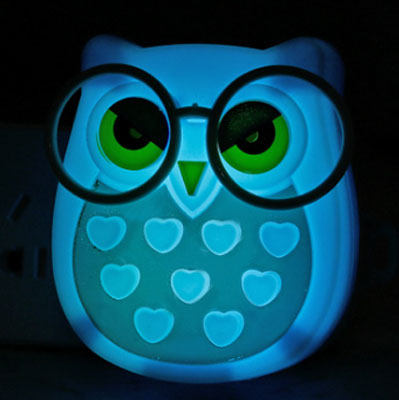 Sød ugle LED natlampe til stikkontakt