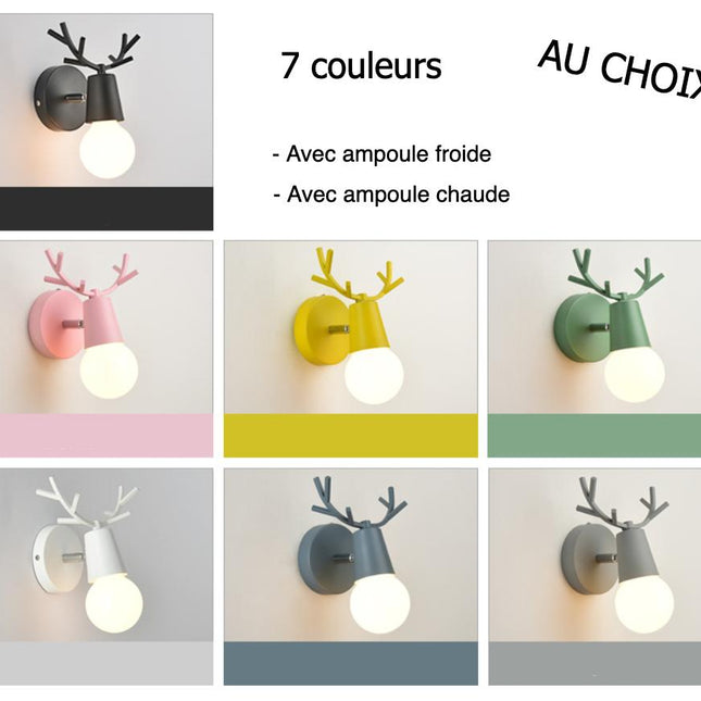 Væglampe i metal med hjortegevir design