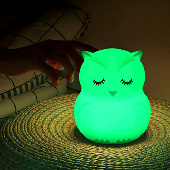 Genopladelig ugle natlampe med fjernbetjening