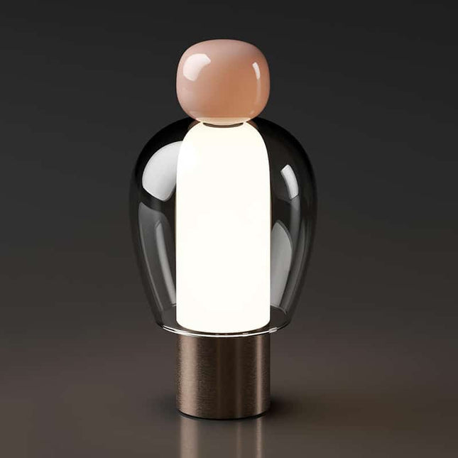 Genopladelig bordlampe i nordisk design