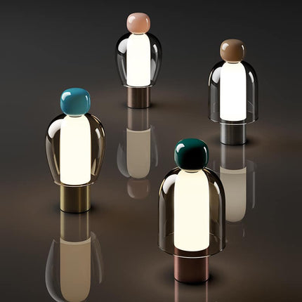 Genopladelig bordlampe i nordisk design