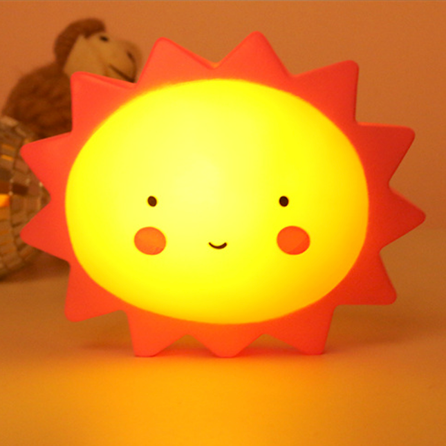 Solformet LED natlampe til baby