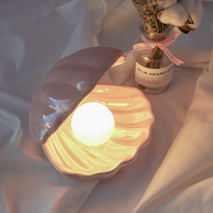 Muslingeskal natlampe med perle lys