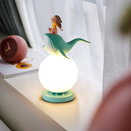 Eventyrlig blåhval natlampe til børneværelset