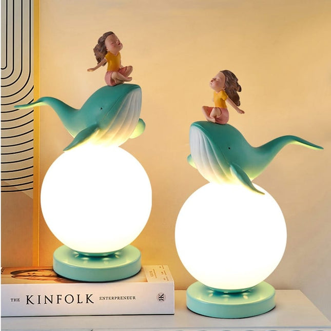Eventyrlig blåhval natlampe til børneværelset