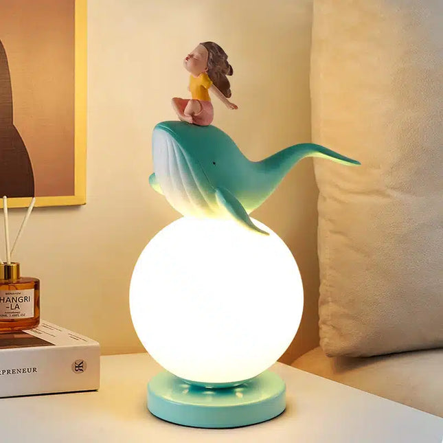 Eventyrlig blåhval natlampe til børneværelset