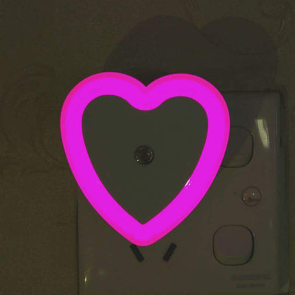 Hjerteformet LED natlampe med lyssensor