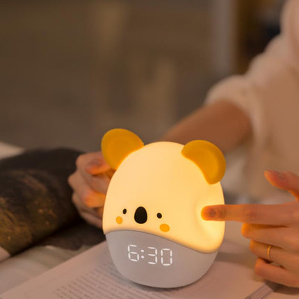 Koala natlampe med digitalt vækkeur